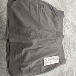 Tennis skirt (skirt) has compression shorts under